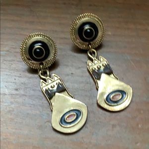 Egyptian inspired goldtone & black earrings - EUC